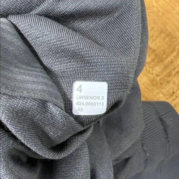 Lululemon Dance Studio Mid Rise Pant Gray Stripe Womens Size 4 Like New - Picture 9 of 9